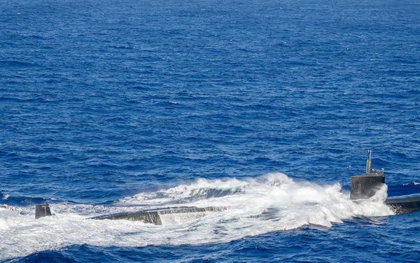 USS Asheville (SSN 758) and USS Annapolis (SSN 760) conduct photo exercise (PHOTOEX)