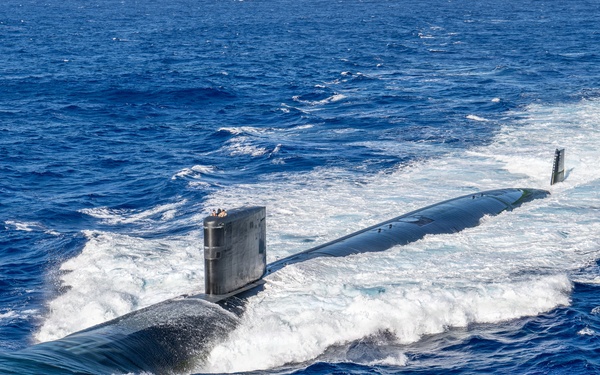 USS Asheville (SSN 758) and USS Annapolis (SSN 760) conduct photo exercise (PHOTOEX)