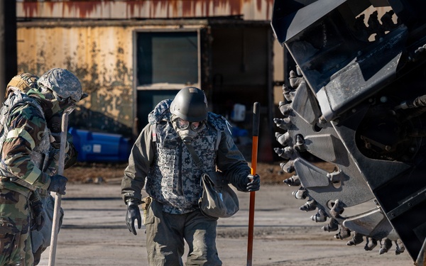 U.S., Japan conduct bilateral airfield damage repair FTX