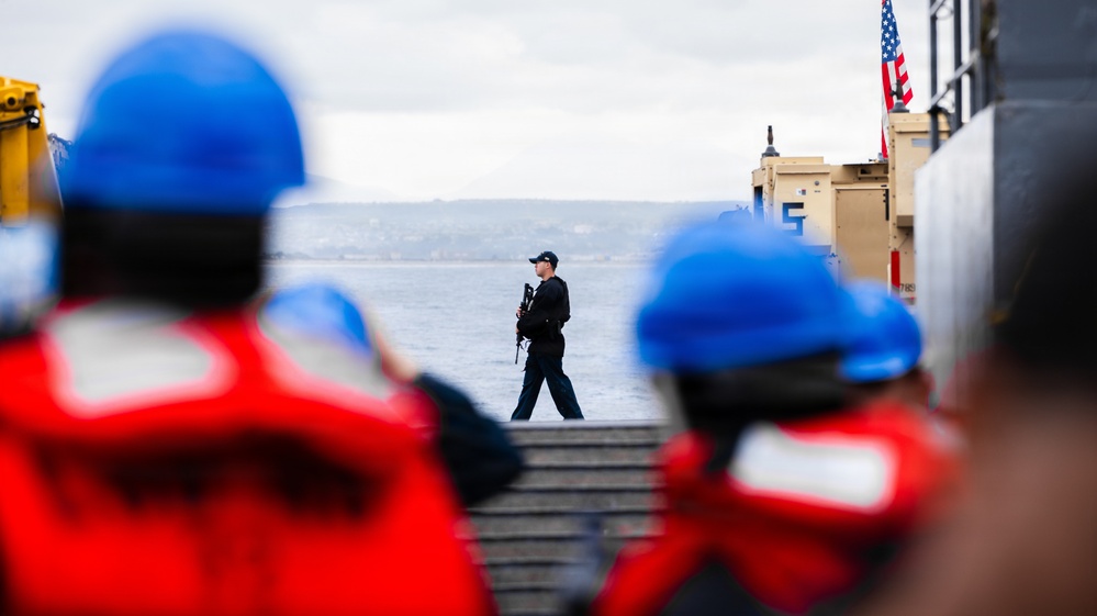 Sailors Aboard USS Ashland Provide Security Underway
