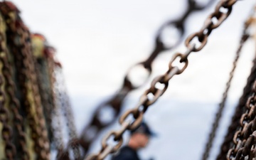 Sailors Aboard USS Ashland Provide Security Underway