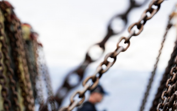 Sailors Aboard USS Ashland Provide Security Underway