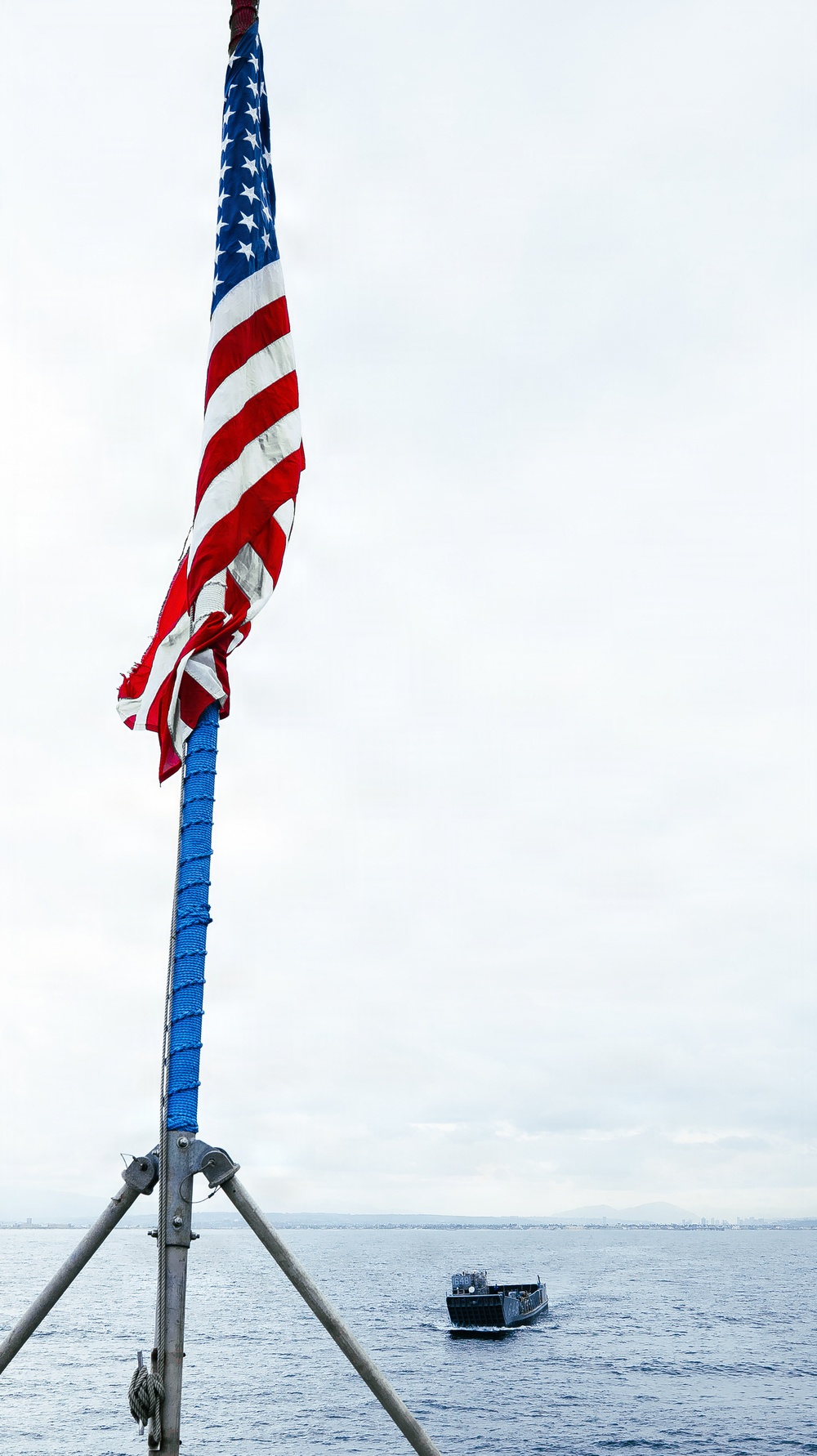 USS Ashland Sailors Certify Well Deck Operations Capability