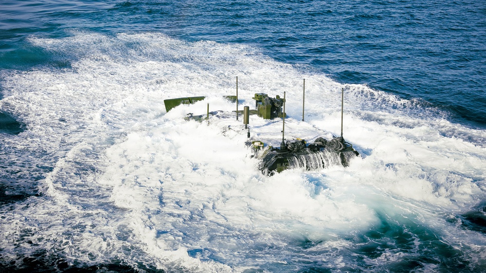 3d AA Bn. Marines Conduct ACV Well Deck Operations Aboard USS Ashland