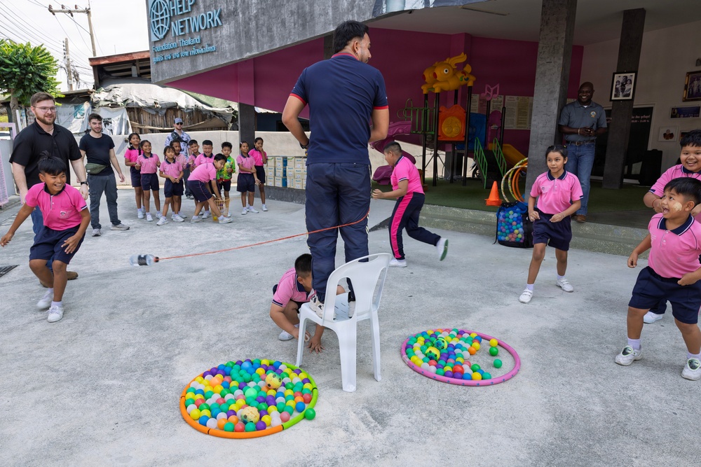 Sailors and Civilian Mariners Interact with Kids During Community Outreach
