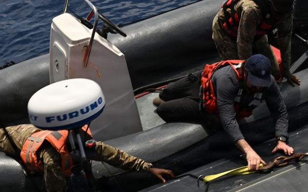 CTF 66 Successfully Launches Lightfish USV Off Partner Vessel