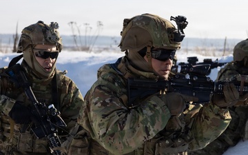 3-8 Conducts STX with M2A3 Bradley fighting vehicles