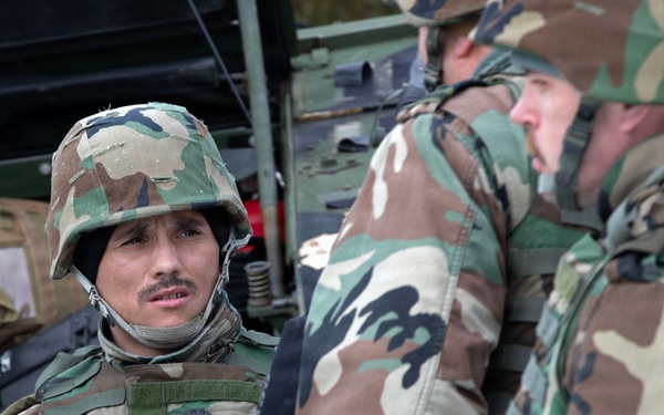 U.S. Army 702nd Ordnance Company (EOD) and Moldova Armed Forces conduct combined explosive hazard clearance during JMRC 2026