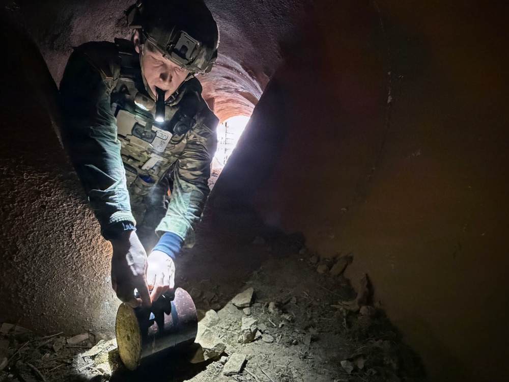 U.S. Army 702nd Ordnance Company (EOD) and Moldova Armed Forces conduct combined explosive hazard clearance during JMRC 2026
