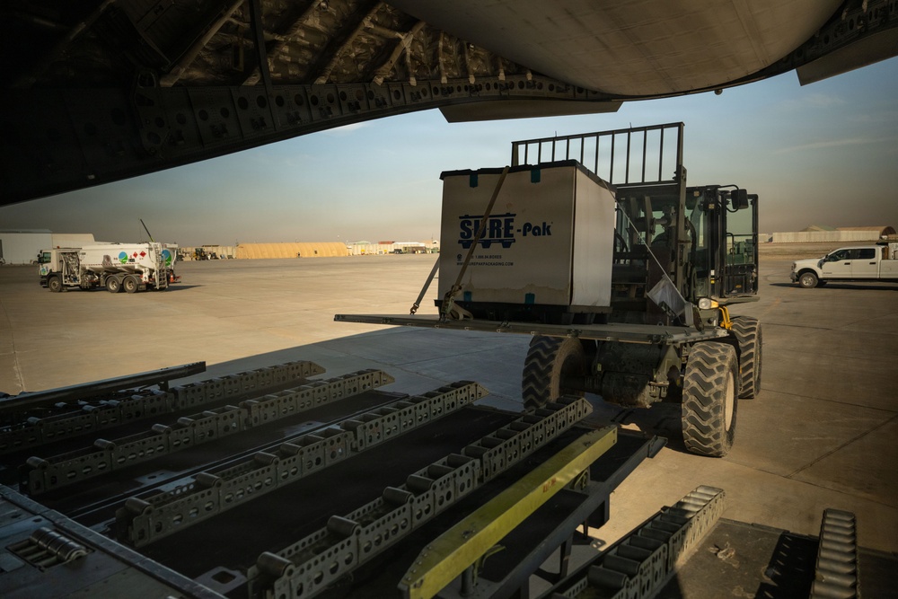 16th Expeditionary Airlift Squadron conducts airlift mission