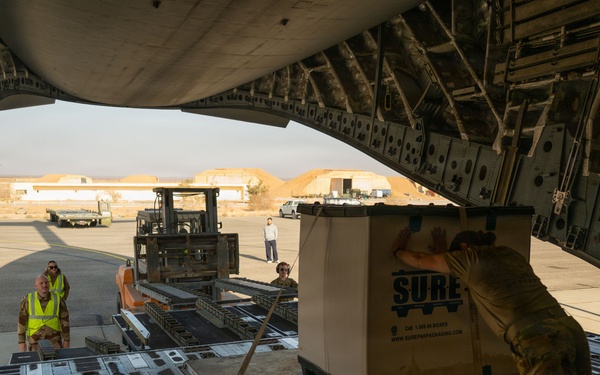 16th Expeditionary Airlift Squadron conducts airlift mission