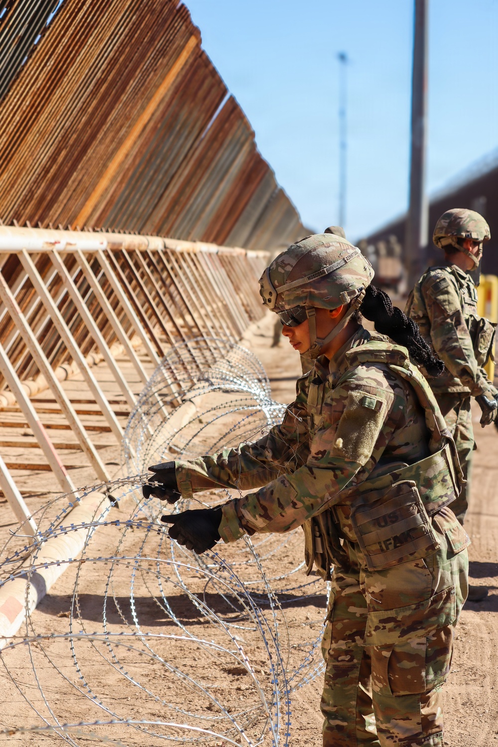 JTF-SB Engineers enhance barrier reinforcement