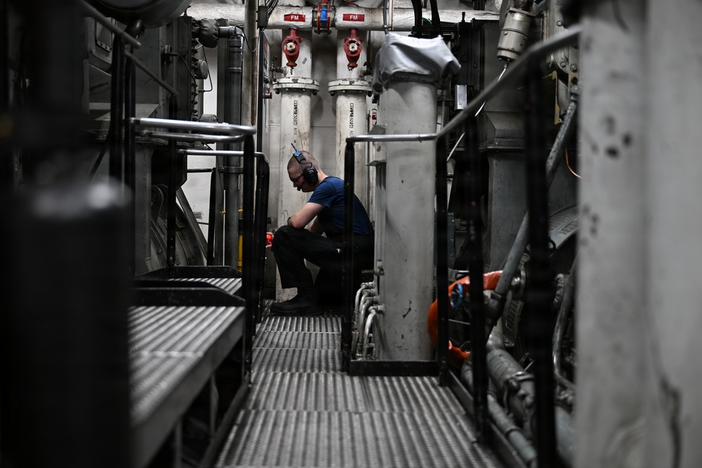 Coast Guard engineers underway to support Operation Fall Retrieve in the Great Lakes