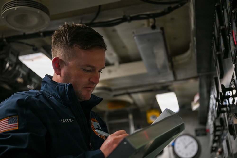 Coast Guard engineers underway to support Operation Fall Retrieve in the Great Lakes