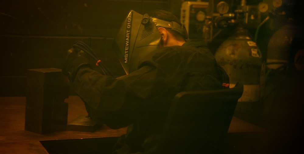 Aircraft Metals Specialist fabricates aircraft structural components