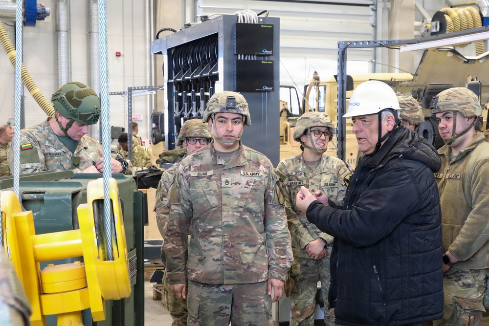 1st Cavalry Division Conducts Crane Course in Lithuania
