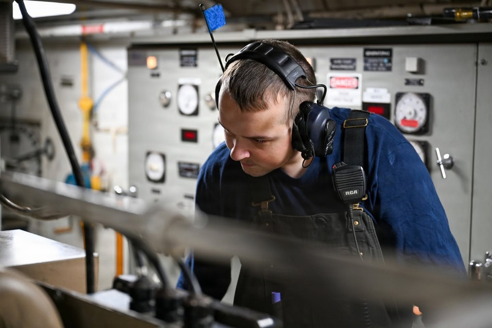 Coast Guard engineers underway to support Operation Fall Retrieve in the Great Lakes