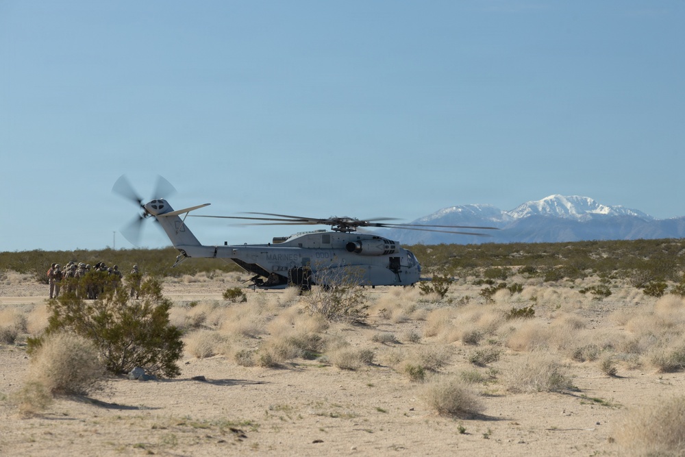 Marines With HMH 461 Participate in an Air Logistics Course