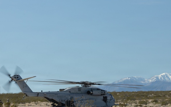 Marines With HMH 461 Participate in an Air Logistics Course