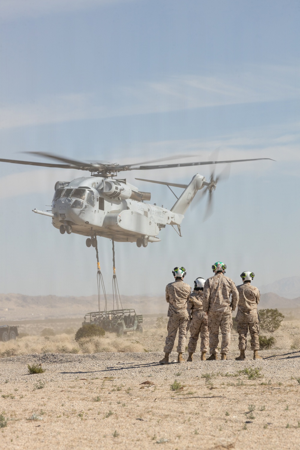 Marines With HMH 461 Participate in an Air Logistics Course