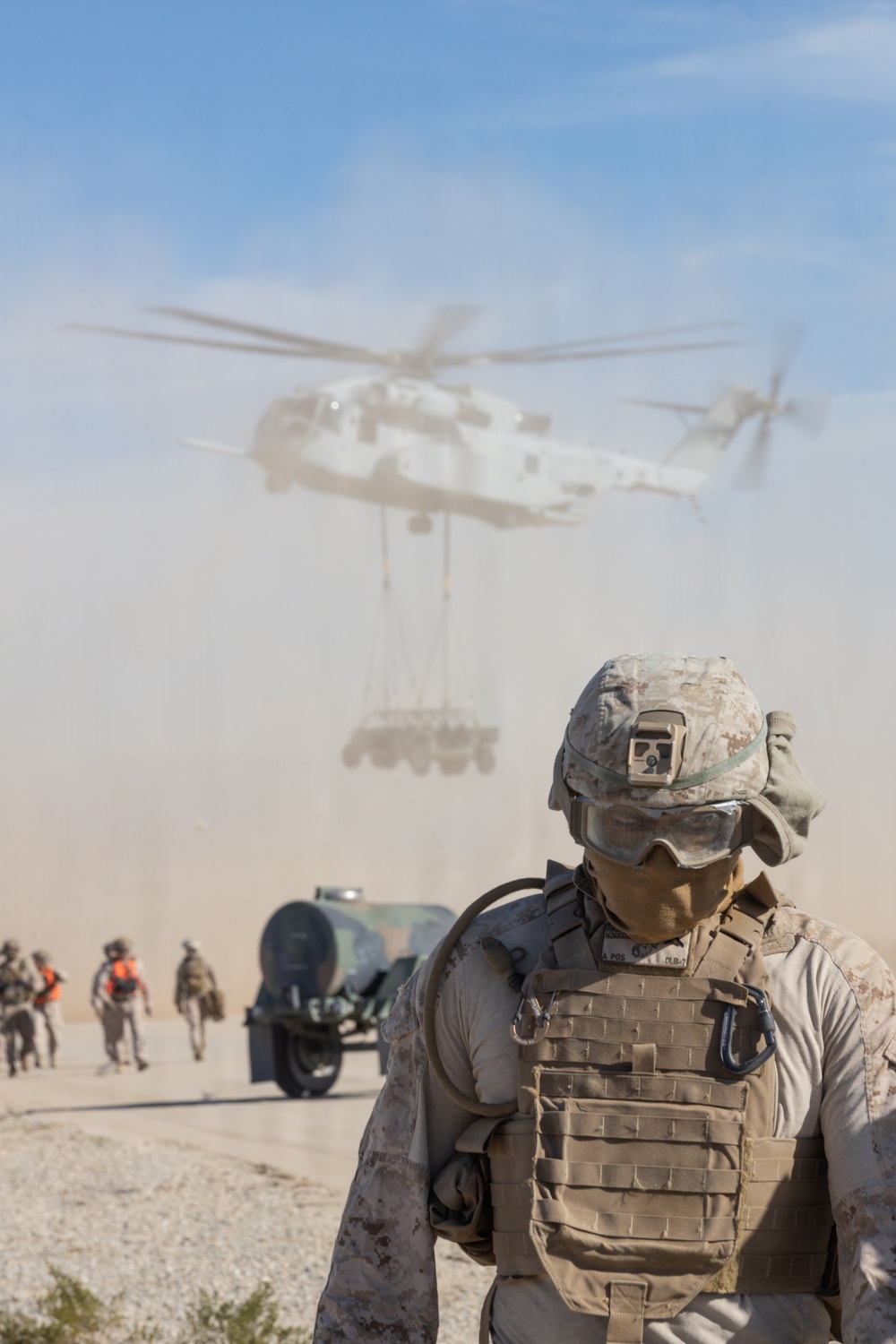 Marines With HMH 461 Participate in an Air Logistics Course