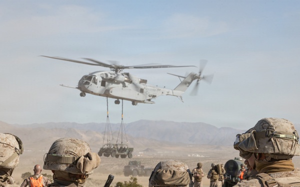 Marines With HMH 461 Participate in an Air Logistics Course