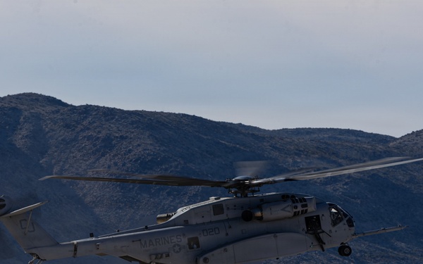 Marines With HMH 461 Participate in an Air Logistics Course