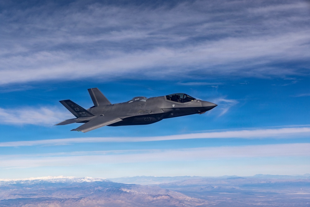 Edwards F-35 soars over Mojave Desert