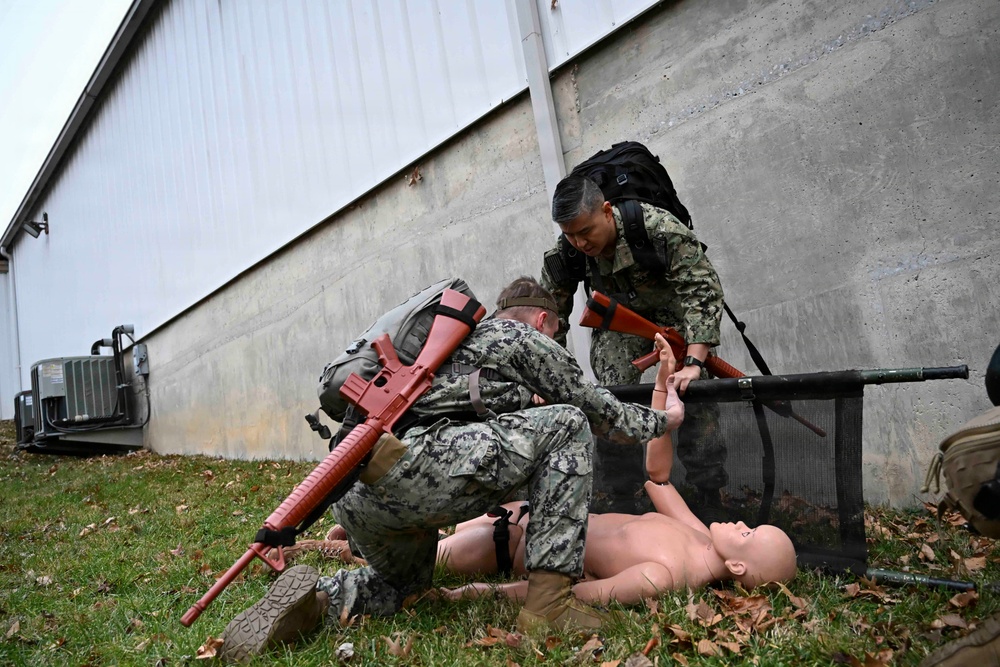 NMRTC Bethesda Tests Sailors’ Expeditionary Medical Readiness During TCCC Training