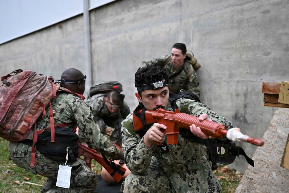 NMRTC Bethesda Tests Sailors’ Expeditionary Medical Readiness During TCCC Training