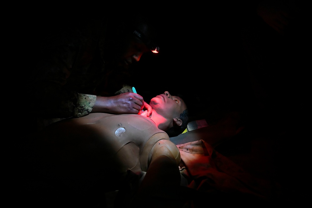 NMRTC Bethesda Tests Sailors’ Expeditionary Medical Readiness During TCCC Training