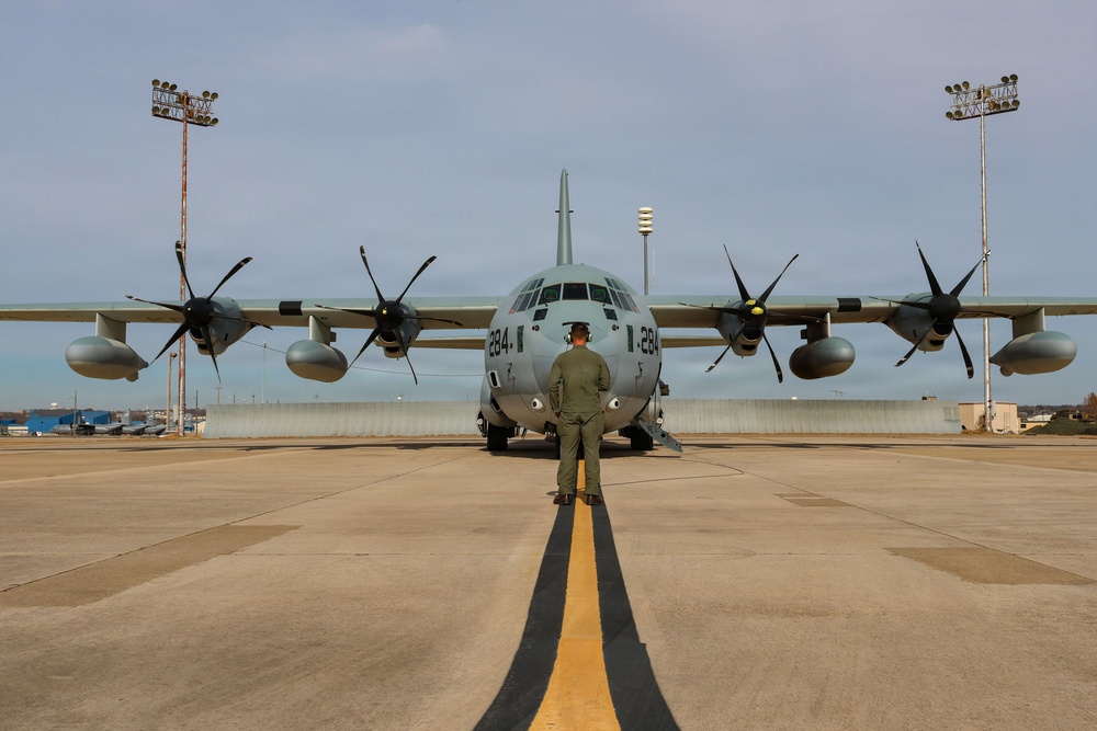 VMGR-153 trains in Texas