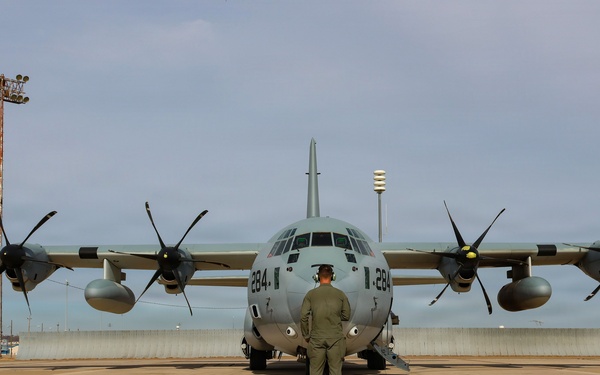 VMGR-153 trains in Texas