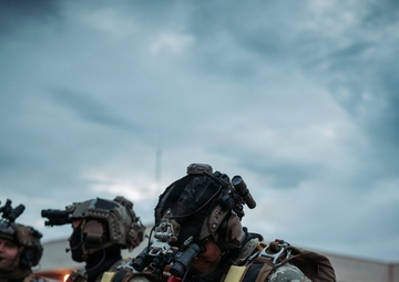 1st Special Forces Group (Airborne) Green Berets execute HALO jumps in Arizona