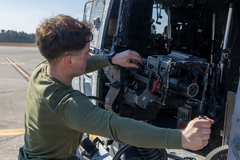 Advanced Infantry Training Battalion SOI-E and HMLA-269 execute Wave Breaker exercise