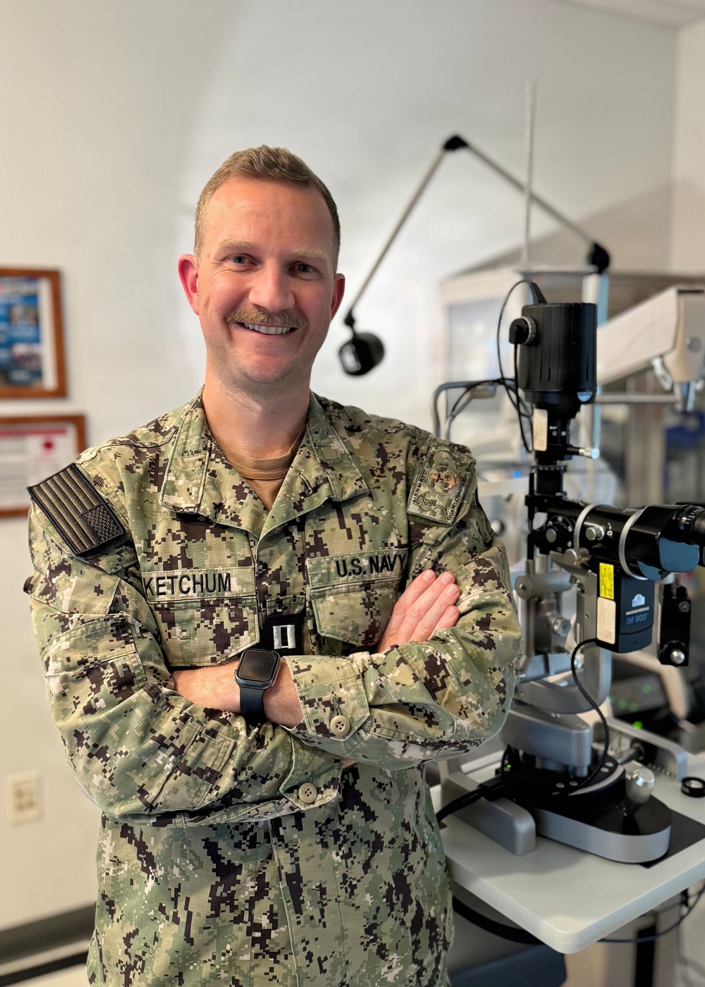 Fort Walton Beach Native Named Navy Junior Optometrist of the Year While Serving with Navy Medicine in Cuba