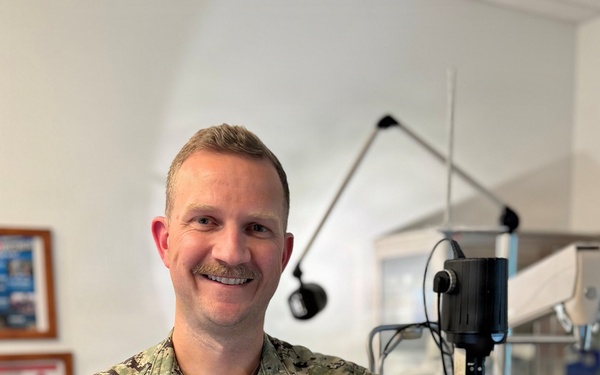 Fort Walton Beach Native Named Navy Junior Optometrist of the Year While Serving with Navy Medicine in Cuba
