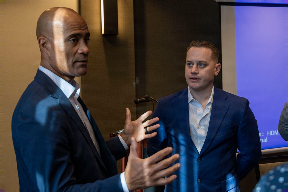 Western Recruiting Region Leadership Visits Recruiting Station Oklahoma City