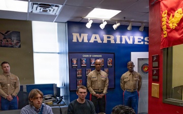 Western Recruiting Region Leadership Visits Recruiting Station Oklahoma City