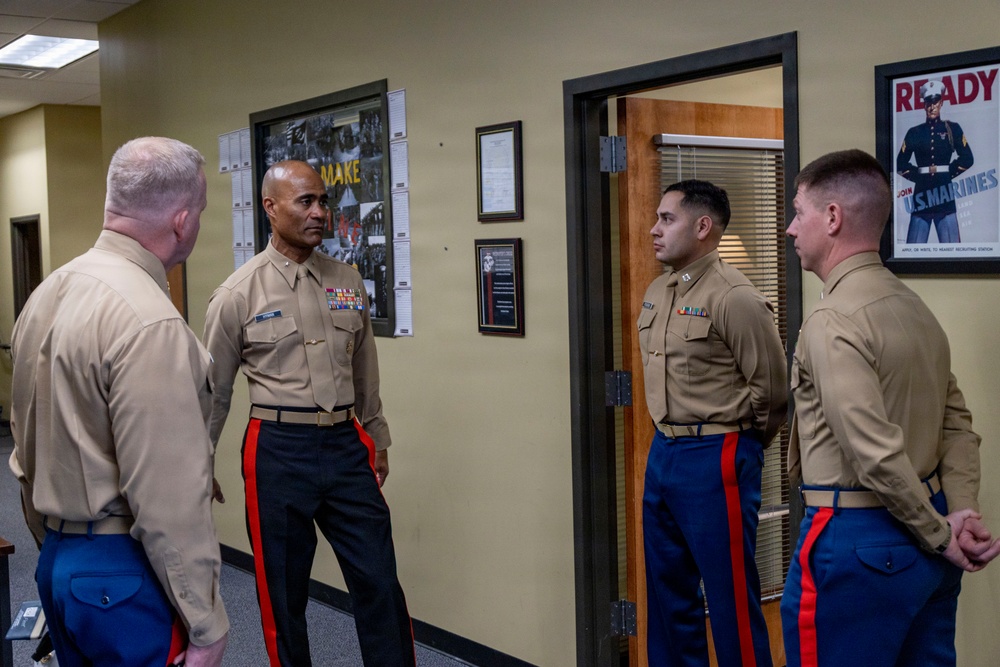 Western Recruiting Region Leadership Visits Recruiting Station Oklahoma City