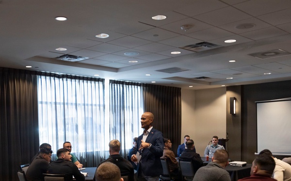 Western Recruiting Region Leadership Visits Recruiting Station Oklahoma City