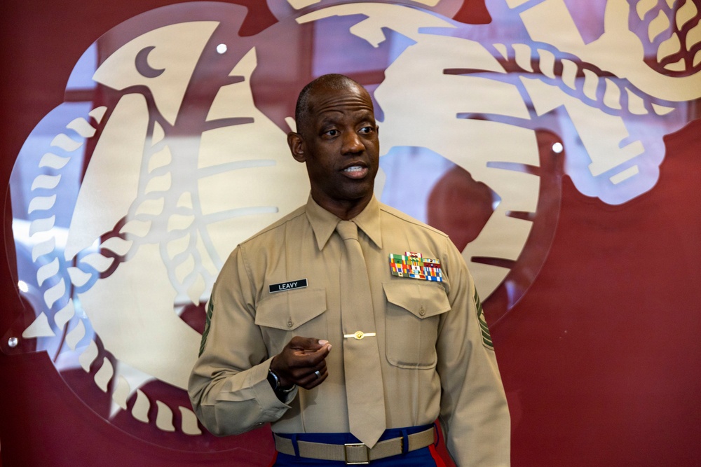 Western Recruiting Region Leadership Visits Recruiting Station Oklahoma City