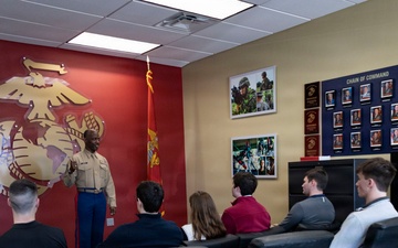 Western Recruiting Region Leadership Visits Recruiting Station Oklahoma City