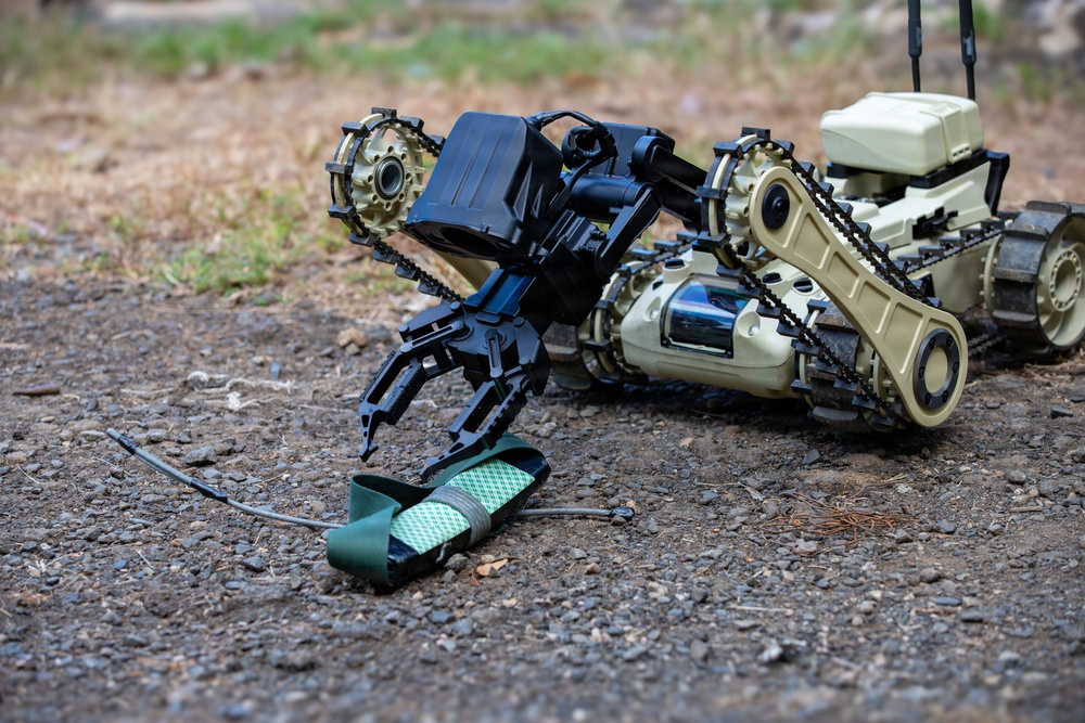 U.S. Marines and Panamanian Partners train on identifying explosive hazards