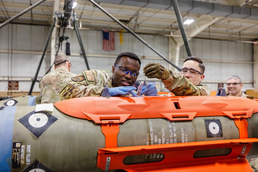 412th Munitions Flight provides hands-on weapons training to 31st Test and Evaluation Squadron