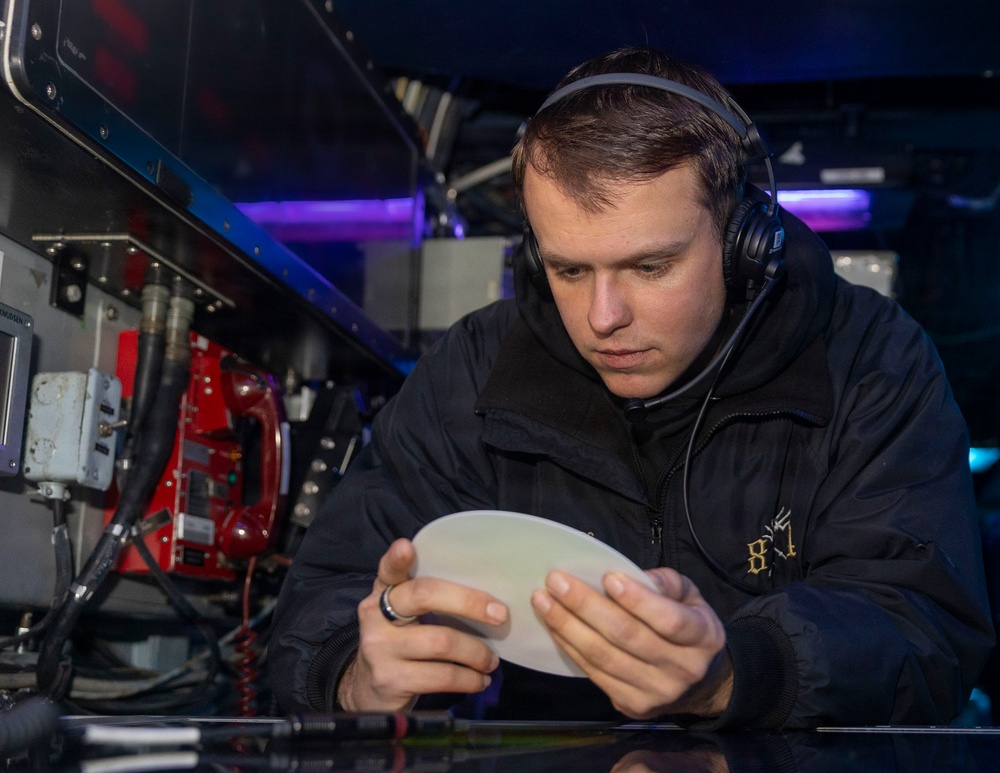 USS Bulkeley (DDG 84) Sailors search for surface contacts, Feb. 4, 2026