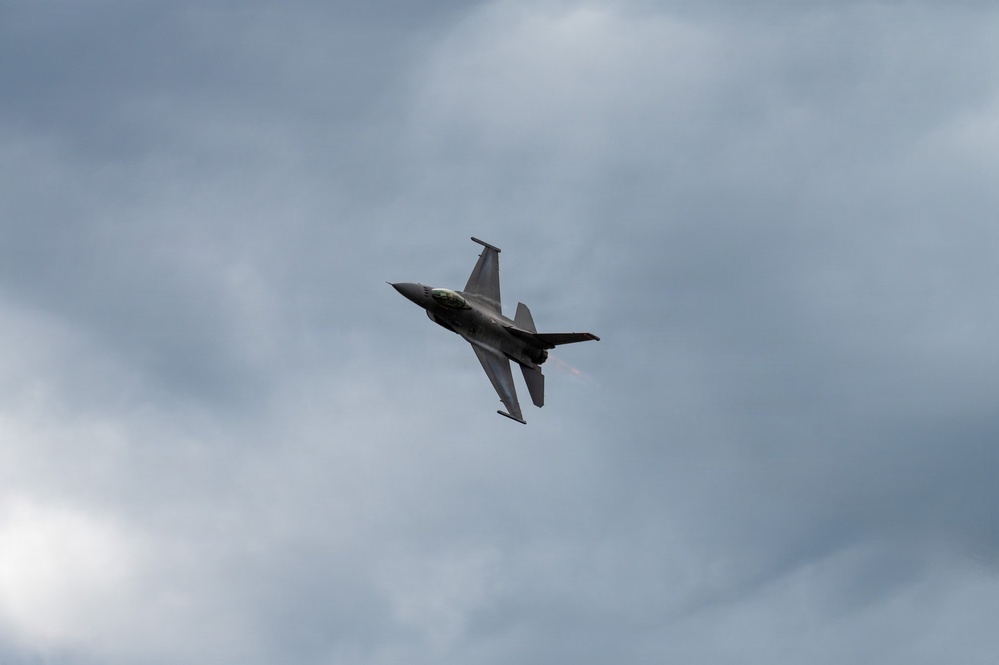 Trained, Ready, Certified: F-16 Viper Demonstration Team performs certification flight at Shaw