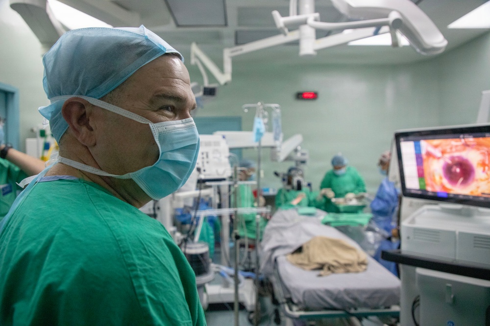 U.S. Army Western Hemisphere Command Surgeon visits doctors in Panama