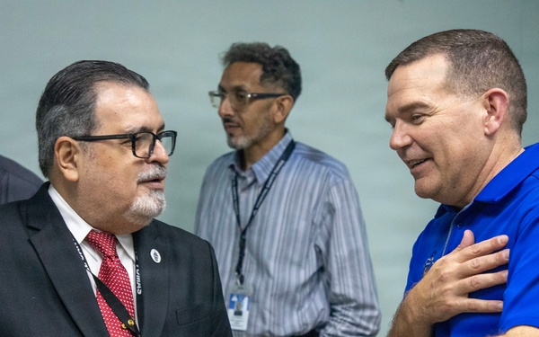 U.S. Army Western Hemisphere Command Surgeon visits doctors in Panama