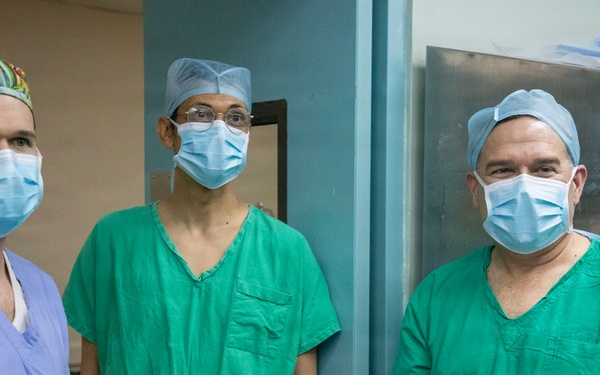 U.S. Army Western Hemisphere Command Surgeon visits doctors in Panama